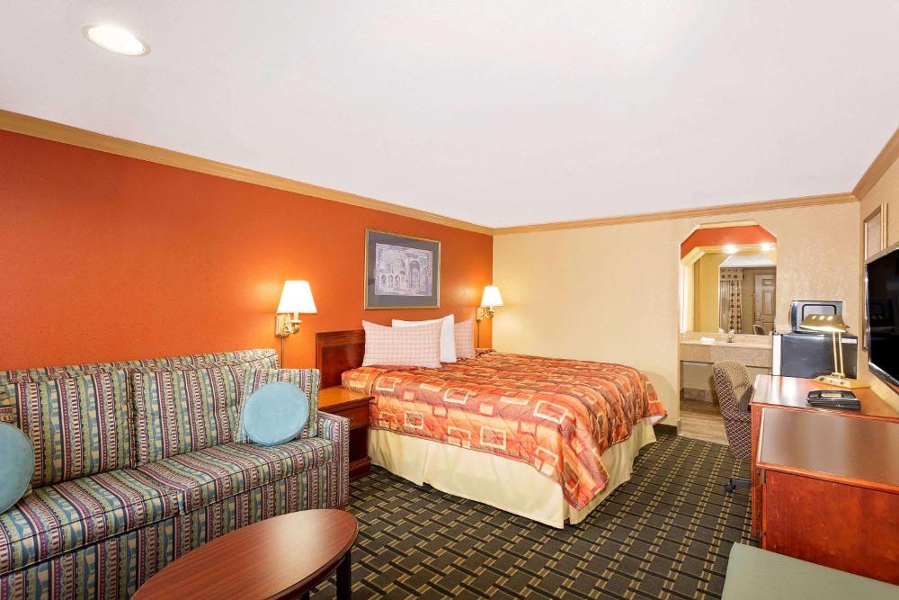 King Room - Disability Access/Non-Smoking interior